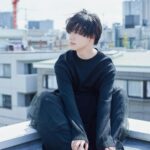 Yutaro Instagram - きちんと現実と向き合って、自分の人生をしっかり歩みたいな、生きたいなって思って少しだけ、ほんの少しだけSNSと離れ離れな生活を送ってました。 掃除したり、美術館行ったり、お花見に行ったり、友達とお泊まりしたり、久しぶりに自炊したり、映画観たり何も考えない時間作ったり。たまにはひとりでお酒飲んだり、推しグッズ袋いっぱい買ったり。 魅せたい自分と見られたくない自分。 SNSやっててこの時代に生きてる人はみんなあると思う。僕もこの仕事してたらめちゃくちゃあって。見栄の為に写真撮って、評価されたくて載せて。日々SNSの世界で魅せたい自分を作り上げてる。 じゃなくて自分自身を満たす為にしなきゃいけない事が他に沢山あるんじゃないのかなって。 便利なツールだけどある意味怖いよね、知らない所で勝手に救われて、そして簡単に殺せる。そんな身近で、どうしようにも出来ちゃうものを僕達は日々手にしていて、扱ってる。ひとりの発信者として責任感をもう一度見つめ直さなきゃならないね、大袈裟かもだけど。 さ！ここからは切り替えて！明日12時~20時で久しぶりのサントニブンノイチ大阪店出勤です。現実をしっかりと踏み締めて、来てくれるみんなとの楽しいひと時にしたいなって思ってます。今回もお洋服を一緒に選ぶ時間はないんだけど、お土産も持って来たからお買い物してくれた順に渡しちゃうね〜 なんだか長くなっちゃってごめんね。 これからもみんな変わらずよろしくねラブ〜☺️🫶🏻