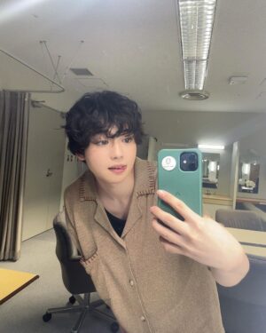 Yutaro Instagram - 今回の広島の滞在時間。
およそ2時間。2時間の✌🏻笑

メイク盛れたので載せておきます！最近ビジュアル良いので褒めてください！！！