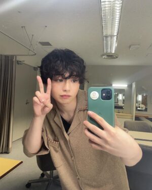 Yutaro Instagram - 今回の広島の滞在時間。
およそ2時間。2時間の✌🏻笑

メイク盛れたので載せておきます！最近ビジュアル良いので褒めてください！！！