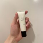 Yutaro Instagram - 僕も大好きで普段から使っていたN organicから新発売したUVプロテクターを実際に何週間か使ってみた、の巻。 手に乗せると少し硬めなテクスチャーなんだけど肌に広げた瞬間すーっと馴染んでくれる。ベタつかないからいろんなファンデーションとの相性も良かったし、これからの季節のベースメイクにぴったり。SPF値もSPF50+/PA++++と最高値で、保湿もしっかりできて使えるアイテム🥹🫶🏻 #Norganic #Nオーガニック #ビタミンCセラムUV #日焼け止め #supportedbynorganic