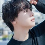 Yutaro Instagram - きちんと現実と向き合って、自分の人生をしっかり歩みたいな、生きたいなって思って少しだけ、ほんの少しだけSNSと離れ離れな生活を送ってました。 掃除したり、美術館行ったり、お花見に行ったり、友達とお泊まりしたり、久しぶりに自炊したり、映画観たり何も考えない時間作ったり。たまにはひとりでお酒飲んだり、推しグッズ袋いっぱい買ったり。 魅せたい自分と見られたくない自分。 SNSやっててこの時代に生きてる人はみんなあると思う。僕もこの仕事してたらめちゃくちゃあって。見栄の為に写真撮って、評価されたくて載せて。日々SNSの世界で魅せたい自分を作り上げてる。 じゃなくて自分自身を満たす為にしなきゃいけない事が他に沢山あるんじゃないのかなって。 便利なツールだけどある意味怖いよね、知らない所で勝手に救われて、そして簡単に殺せる。そんな身近で、どうしようにも出来ちゃうものを僕達は日々手にしていて、扱ってる。ひとりの発信者として責任感をもう一度見つめ直さなきゃならないね、大袈裟かもだけど。 さ！ここからは切り替えて！明日12時~20時で久しぶりのサントニブンノイチ大阪店出勤です。現実をしっかりと踏み締めて、来てくれるみんなとの楽しいひと時にしたいなって思ってます。今回もお洋服を一緒に選ぶ時間はないんだけど、お土産も持って来たからお買い物してくれた順に渡しちゃうね〜 なんだか長くなっちゃってごめんね。 これからもみんな変わらずよろしくねラブ〜☺️🫶🏻