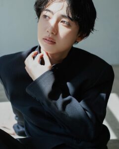 Yutaro Instagram - 2023.06.03 無事に25歳に成る事が出来ました。 幾つ歳を重ねても変わらず、いつも側に居てくれるみんなのお陰で生きられてる事を忘れずに、いつも貰って、甘えてばっかりを返せる人間になれる様に。役者で在る自分も、ショップ店員で在る自分も、いつか消える儚い炎だとしても、様々な形でずっとずっと灯っていたいです。 今年は『程々に、適当に』 決してマイナスな意味ではなく自分を守る為に。僕は僕なりの頑張り方で。等身大で居る事を心掛けます💐 なんだか固くなっちゃったけど引き続き仲良くしてね、いつもありがとう。ちゅ