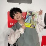 Yutaro Instagram - ドラマ『全ラ飯』 ファンブックお渡し会来てくれた皆様ありがとうございました☺️！！！ ドラマが絶賛オンエアしてる最中でこの本を皆様の元にお届けする事が出来てとても嬉しく思います。ひとりひとりとゆっくりお話しする時間も設けて貰って、ついつい僕達も笑顔が溢れる優しい言葉を沢山貰って、日本全国からだけじゃなく韓国、中国の方も足を運んでくれて。色んな場所で愛されている作品なのだなぁと改めて感じました。撮影中はタイトなスケジュールで慣れない料理シーンも多々あったけど、早起きして現場に行くのが毎日楽しみで、キャストスタッフに会えるのが嬉しくて。早く終わった日は何だか寂しくて。思い返せば愛おしい時間で溢れてました。 この本にも沢山の愛が詰まってるので見ている中でも、見終わった後でも楽しめる一冊になっていると自信を持って言えます。写真、インタビュー、そして本編に出てくるレシピ共に盛りに盛り沢山なので是非何度でも見返して貰える本になりますように。 来週、本編もいよいよ最終回。 颯太と真尋はどういう結末を迎えるのか、 どうぞお見逃しなく。 三木真尋役 ゆうたろう stylist @knt11st hair make @ryo1911