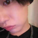 Yutaro Instagram - 最近お気に入りのリッププランパー💄 #アピュー の水蜜プランパーなんだけど塗った瞬間すぐ伸びて保湿もしてくれるし、ちゃんとプランプ効果*もあるからリップ前に仕込むのもあり。他のリップ塗った後から足してもグロスになるしめちゃくちゃ使い勝手良いの。3色あって僕はピンクのカラーが大好きになったヨ！！！ #PR #水蜜プランパー #アピュー #プランパー *メイクアップ効果による
