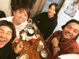 Yuzuru Kawai Instagram - 昨日のルミネのイベント終わり可愛子ちゃん達とご飯行かせてもらいました。

一人で家で干からびるところを救ってもらいました笑

今日はさんま師匠のツアー初日。

満席のお客さんで最高でした✨

明日も頑張ります🔥
