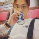 Yuzuru Kawai Instagram - フジテレビ『ワイドナショー』『リッチマンDATE』観て頂いた皆さん、ありがとうございました☺️ 今日は寛平師匠のツアーで福井県に行かせて頂きました😊 2公演とも満員の温かいお客さんで最高でした！！ 合間は笑い飯の哲夫さんにご馳走になり、帰り駅のコンビニで無限酒の肴を見つけました🐟 移動時間往復で約9時間、以外は文句無し！最高の1日でした🤣 明日からまた1週間楽しみましょー！！！