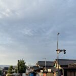 Yuzuru Kawai Instagram - 今日は朝6時にホテルを出て川原と出雲大社にお参りしてきました。 神様の前でするポーズとしては合ってるのか不安でしたが、2人で真面目にお参りしました。 少しでもみんなが平和に暮らせますように、と願いながら自分もそんな事を思う歳になったかと、しみじみ思いました。 大阪に帰って劇場の出番と今ちゃんの実はの最後の収録でした。今ちゃんの実は、はレギュラーにならせて頂いて2年半と短い間でしたが、レギュラーにならせてもらって本当に嬉しかったです。尊敬する先輩方の中で最後の最後まで緊張しっぱなしでした。今まで番組をご覧頂いた皆さん、そして、スタッフさん、先輩方に感謝しかないです。 またこんな面白い番組に携わらせて頂けるよう頑張りたいと思います。