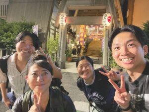 Yuzuru Kawai Instagram - 正月の実家みたいなくだらない話でずっと笑てました🎍

いつも刺激を下さる先輩と妖精ちゃんと楽しい時間を過ごさせて頂きました。

2枚目は同じ場所で友近さんが撮られた写真。、、、iPhone3？笑