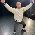 Yuzuru Kawai Instagram - 仲良しライブ・シャッフルトーク、お越し下さった皆さん、配信で観て頂いた皆さん、ありがとうございました！配信は延長になってますのでお正月のお供に是非☺️ 2023年最後仕事は山名の前転を連写する、でフィニッシュでした。 何でコレやりたかったんやろ、、、 皆さん、良いお年を、お正月をお迎えください✨