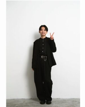 Yuzuru Kawai Instagram - 昨日は沢山のメッセージ、コメント、本当にありがとうございました！
皆さんにコメント返す事は難しいので、ここで御礼を言わせて頂きます🥰

12月1日にアインシュタイン河井のトークライブ『声、枯れるまで。』配信チケットはありますので宜しければ是非ご覧ください！
アキナ牛シュタインの配信も延長なってますので、こちらも是非☺️✨