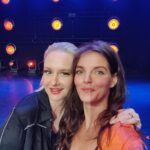 Yvonne Catterfeld Instagram - So nun endlich ein paar Eindrücke vom @lea_award - ich war glücklich, wieder meine Band um mich herum zu haben, wie immer hatten wir ne Menge Spaß! Dabei hab ich zwei tolle Künstler gefunden, die ich unglaublich mag und die verdammt gut sind…@milowofficial und @leslieclio Outfit: @viam.studio thanx to @vanessa.mai Make up: this time by me @leratoshadare @samuelsfranklinofficial @darnita.rogers @m.a.n.i.t.h @keymer_music