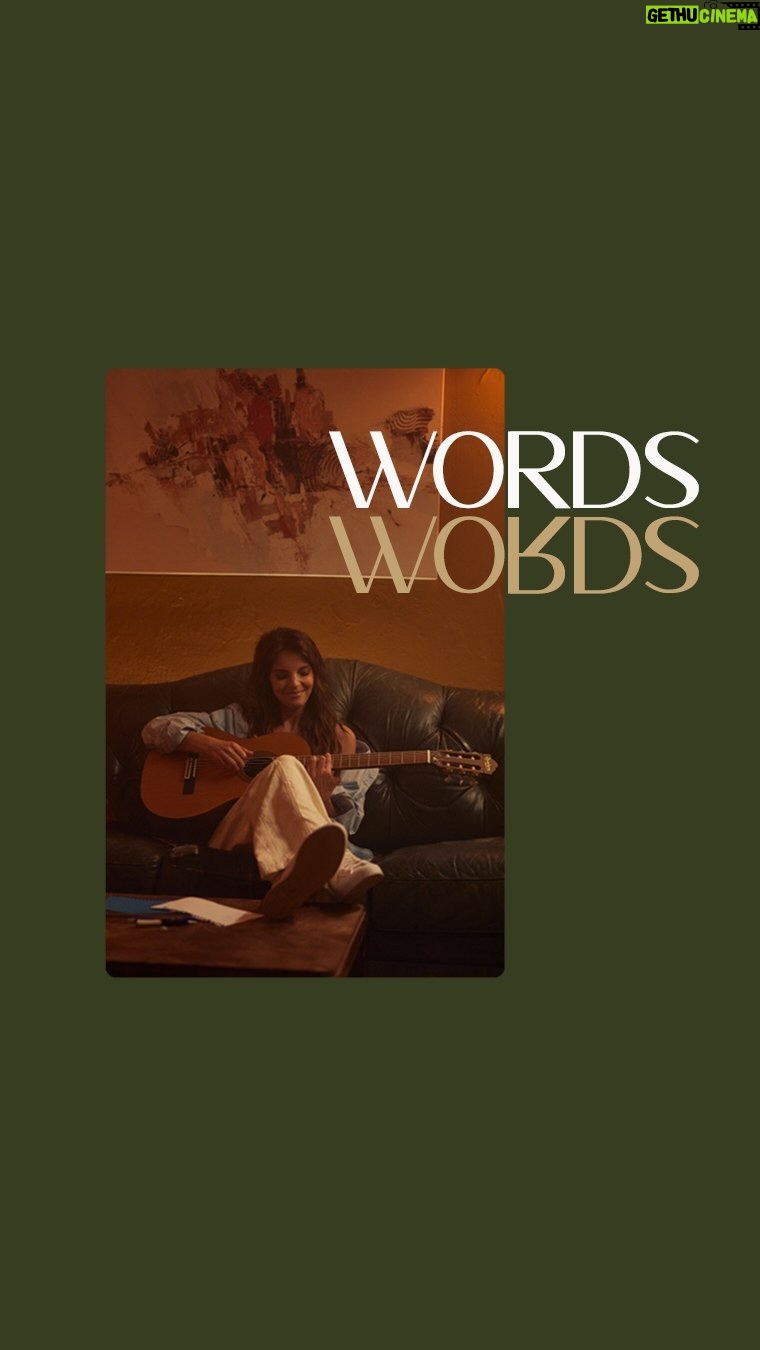 Yvonne Catterfeld Instagram - „Words don‘t mean nothing if you don’t act on them“ Wenn ihr mehr über meinen Song WORDS wissen wollt, dann schaut euch mein Track by Track Video auf YouTube dazu an, das ich für euch aufgenommen habe. Viel Spaß! 😘 📸: @adamvonmackphoto #change #words