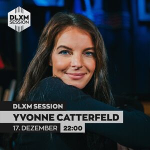 Yvonne Catterfeld Instagram - Heute 22 Uhr geht meine @deluxe_music Session online ✨ Es war so ein unfassbar schöner Dreh mit so wundervollen Menschen - ein Highlight in diesem Jahr!

❤

📸: @yannickla 

#deluxemusic #acoustic
#acousticsession
