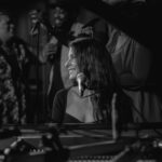 Yvonne Catterfeld Instagram - Vor einer Woche habe ich einige meiner neuen Songs für meine Akustik @deluxe_music Session aufgenommen. Mitte Dezember darf ich euch das Ergebnis präsentieren. Ich bin selber schon ganz ungeduldig und gespannt! ✨ 🎥 #deluxemusic #session #video 📸: @yannickla