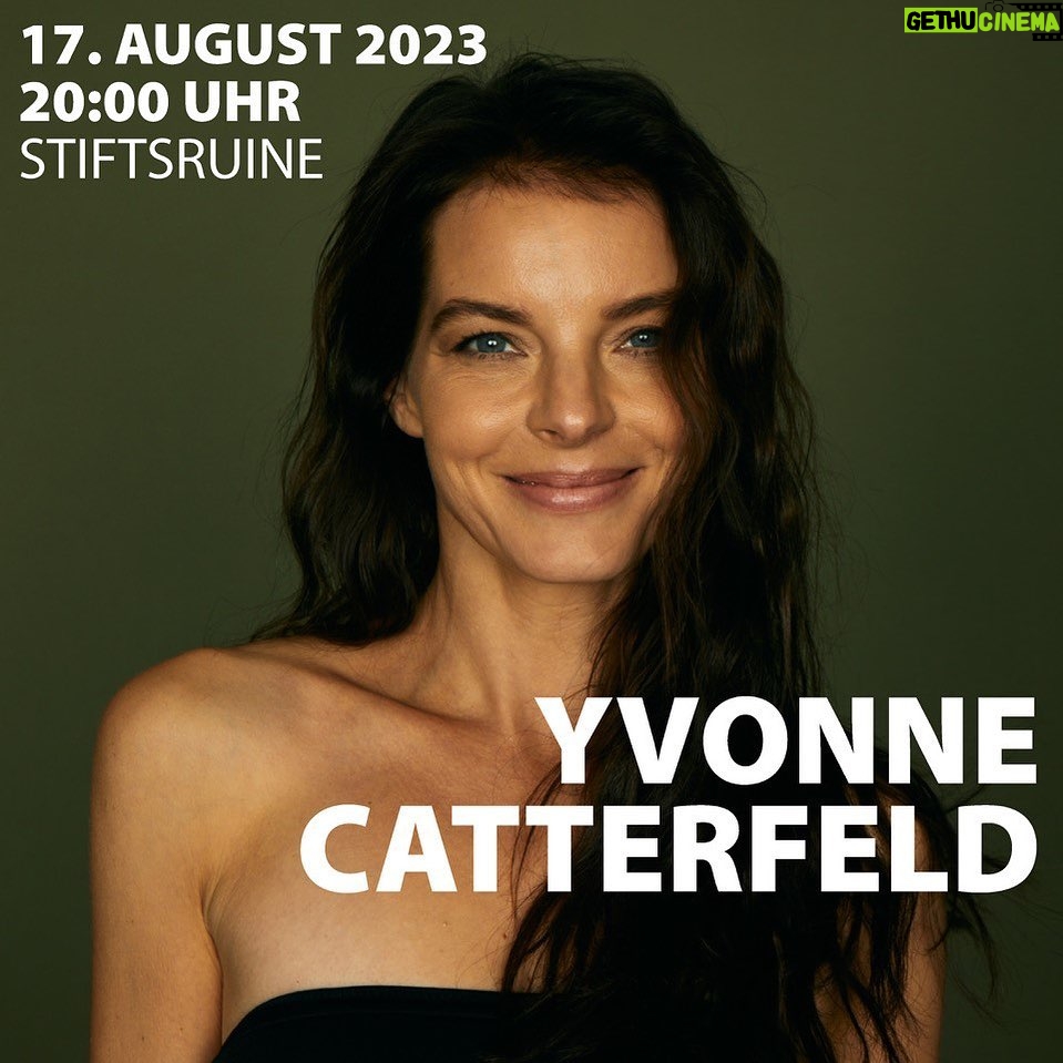 Yvonne Catterfeld Instagram - Hallo ihr Lieben, ich freue mich sehr auf das Konzert kommende Woche am 17. August in der wunderbaren Stiftsruine Bad Hersfeld. Als Support haben wir den fantastischen @philsiemers dabei. Es wird ein toller und magischer Abend! Werde ich euch dort sehen? Ticketlink ist in der Bio š Letzte Chance dieses Jahr uns zu sehen š #change #acoustic