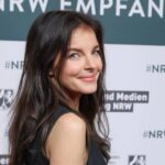 Yvonne Catterfeld Instagram - Schönes Wochenende euch! #berlinale23 #nrw