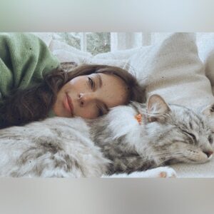 Yvonne Catterfeld Instagram - Ihr lieben lieben tolle Fans, alle die mich besucht haben auf unseren Konzerten, vielen Dank für diese großartigen Erlebnisse! Ich war heute platt und hatte doch einiges zu tun, schliesslich bin ich, wenn ich nach Hause komme, Mama. Ich melde mich🤗

#home #acoustic #change