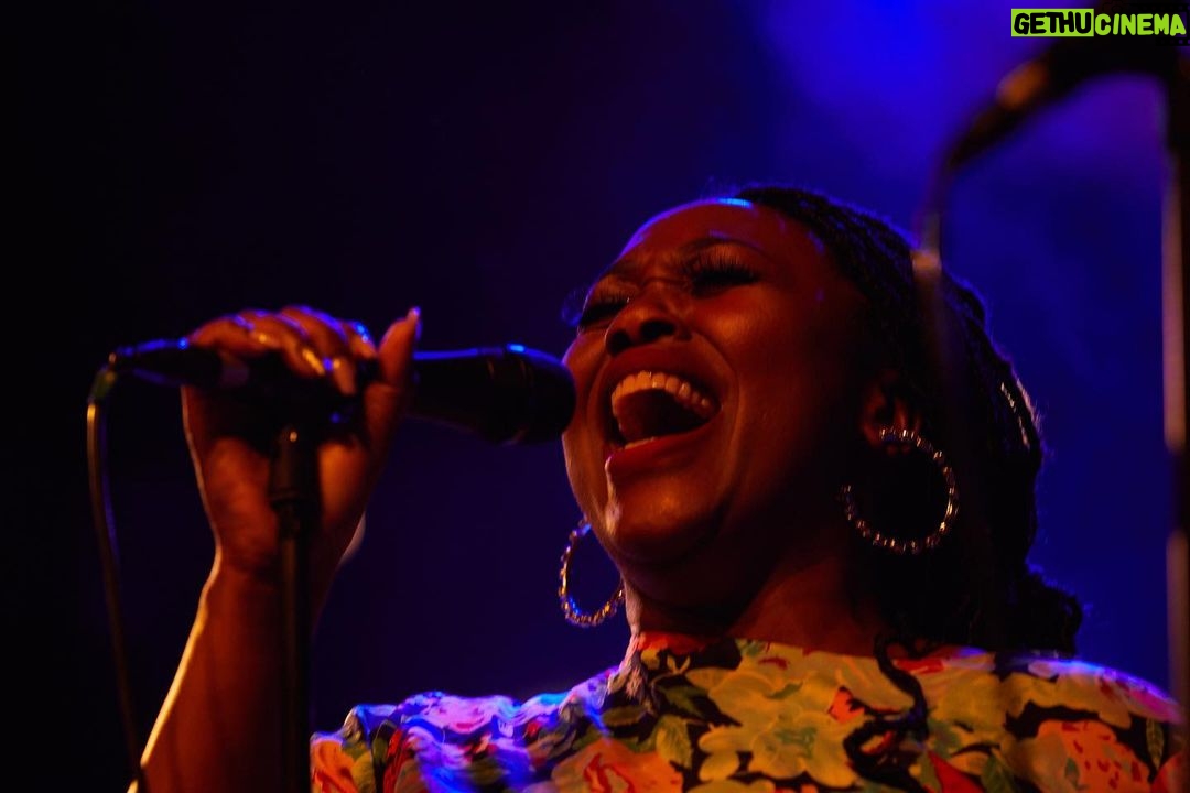 Yvonne Catterfeld Instagram - Look at these pictures of you by @adamvonmack🙏 - at these amazing singers and musicians - look at this expression and passion - I wanna thank my friends on stage - for every laughter, ideas, your support with your incredible strong voices @samuelsfranklinofficial 💛@therealdarnitarogers💛 @leratoshadare 💛- their sounds, musicality and humanity @m.a.n.i.t.h 👌and @keymer_music 👌 IT COULDN’T HAVE BEEN BETTER - you made a dream come true!!! My dream team ! And last but not least special thanx to @hpcbremen 👌for that exceptional sound 🎵🎶 as well as @neulandconcerts for believing in me @ninna.grds 🤗 #dreamteam #change #acoustic