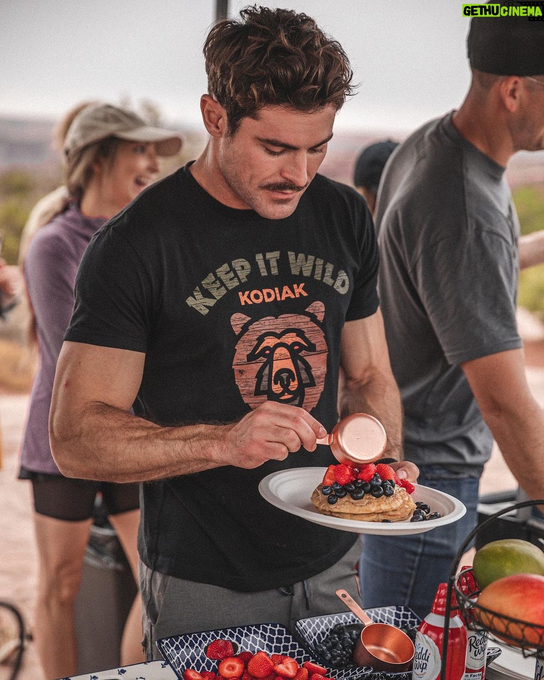 Zac Efron Instagram - Pancakes all day today. Thanks everyone for the bday love 🥞