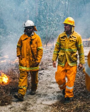 Zac Efron Instagram - It’s #earthday 🙏🏼
I’ve been so blessed to be able to travel and see all of the amazing things people are doing for the planet. It’s a beautiful world, let’s protect it.
...
Learning from the @girringunaboriginalcorp how to manage land through cultural burns.
@earthday.org
@zacdowntoearth