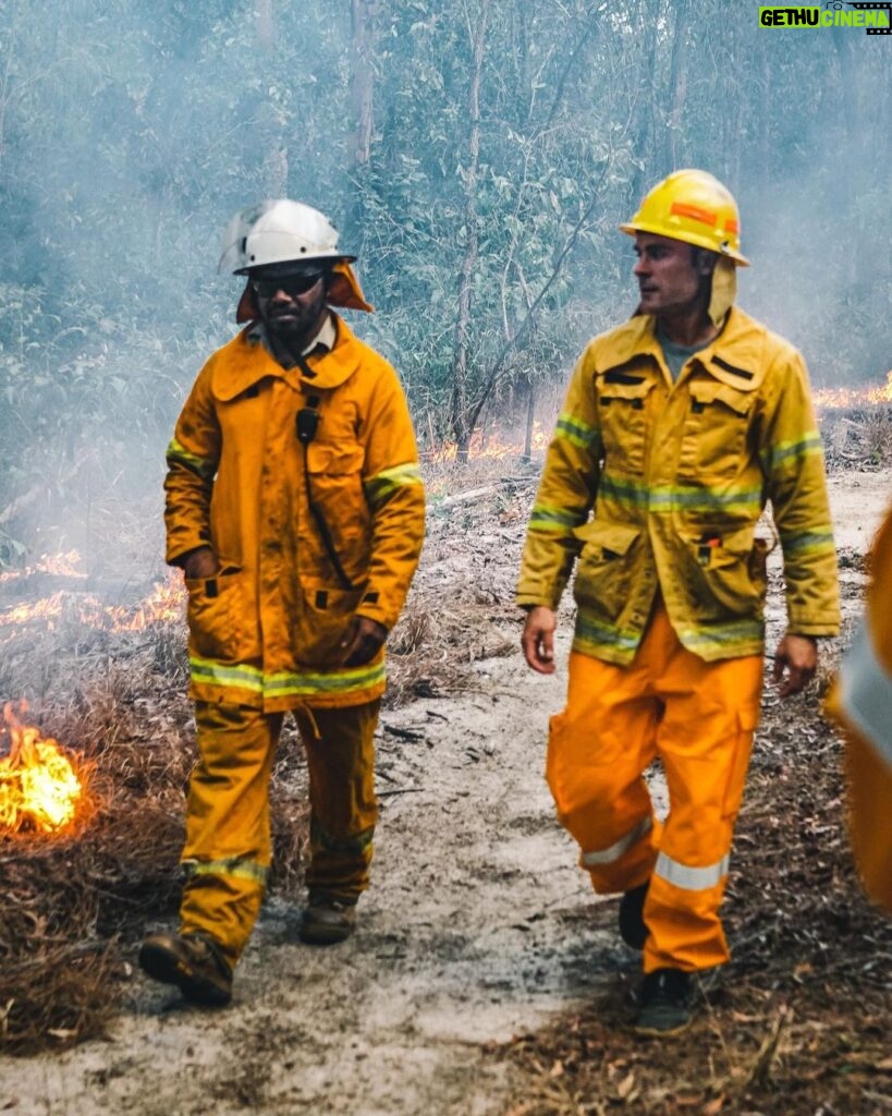 Zac Efron Instagram - It’s #earthday 🙏🏼 I’ve been so blessed to be able to travel and see all of the amazing things people are doing for the planet. It’s a beautiful world, let’s protect it. ... Learning from the @girringunaboriginalcorp how to manage land through cultural burns. @earthday.org @zacdowntoearth