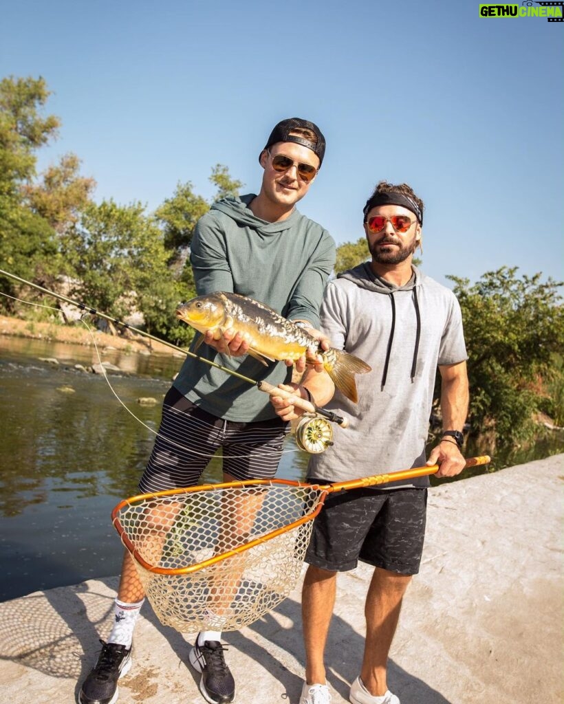 Zac Efron Instagram - Fishing beside the 5 freeway in Los Angeles... and we didn’t get sick after 😂. Link in bio