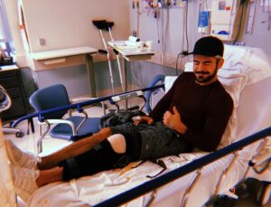 Zac Efron Instagram - I tore my ACL shredding the gnar⛷ 😕 but all is good. I opted for surgery so I can come back stronger than ever. Thank you to Dr. Kvitne and his team at Kerlan-Jobe Surgery Center. I’ll keep you updated as I heal and progress! Thanks for all the love and positivity!