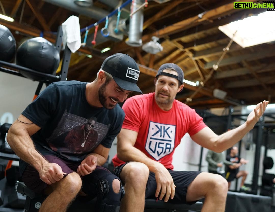 Zac Efron Instagram - Great workout today with the hilarious @geoffmstults