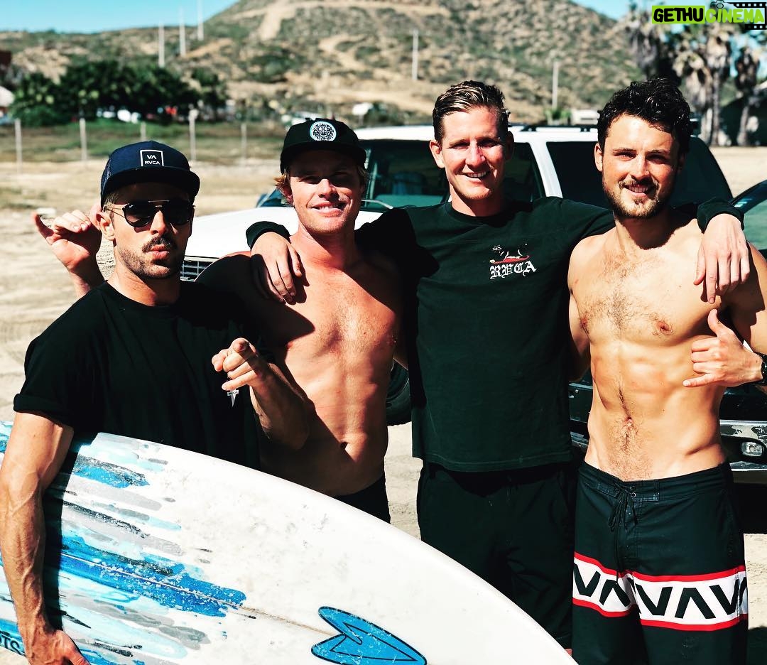 Zac Efron Instagram - 🇲🇽 L A B U E N A V I D A 🇲🇽 Mexico