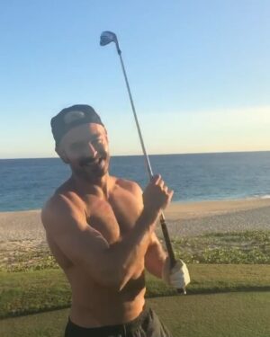 Zac Efron Instagram - FOORREE!!