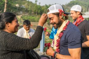 Zac Efron Instagram - Dhanyawaad Nepal 🙏 #2018throwback #tbt