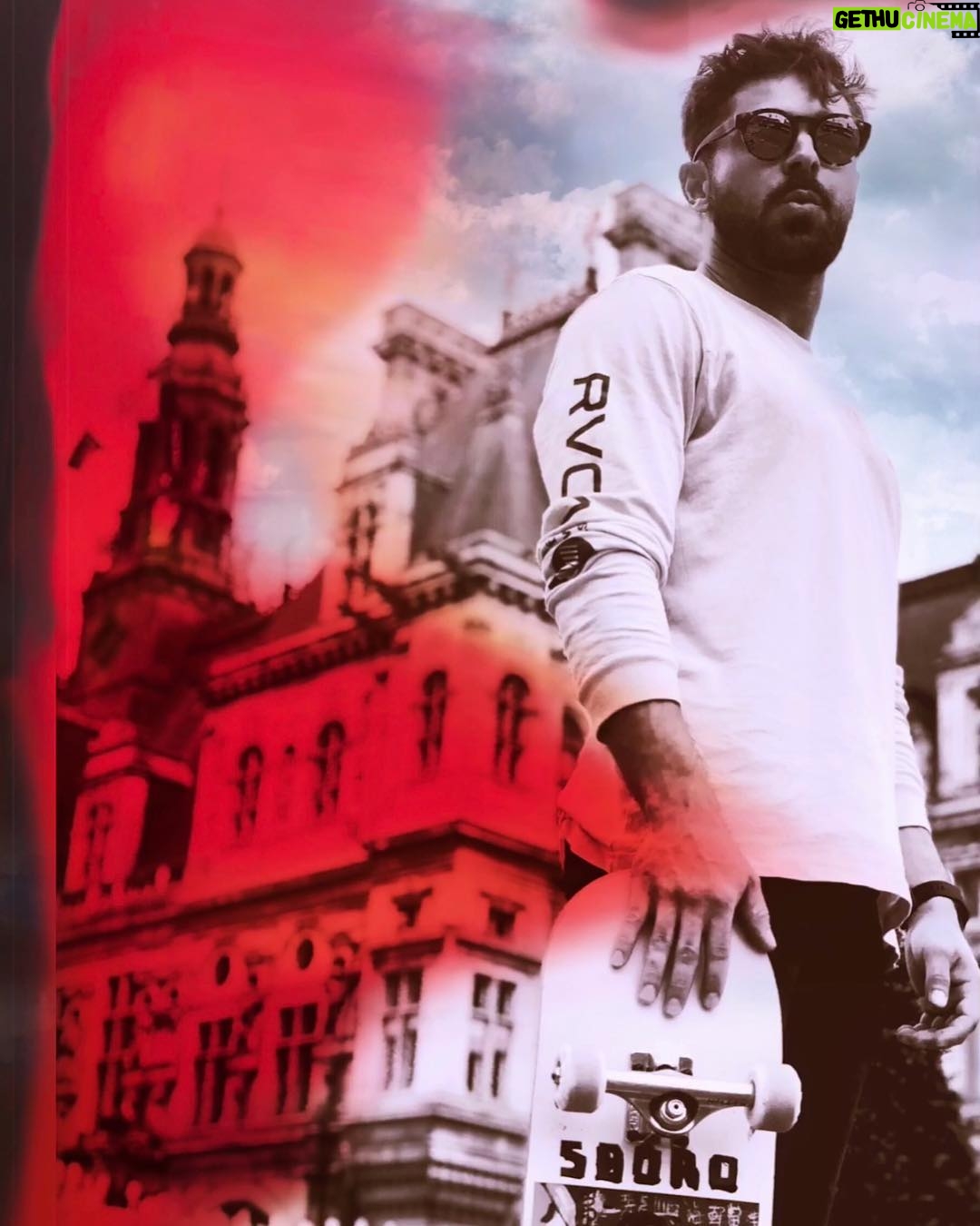 Zac Efron Instagram - Paint the town (📸:@dominicdevore) Paris, France
