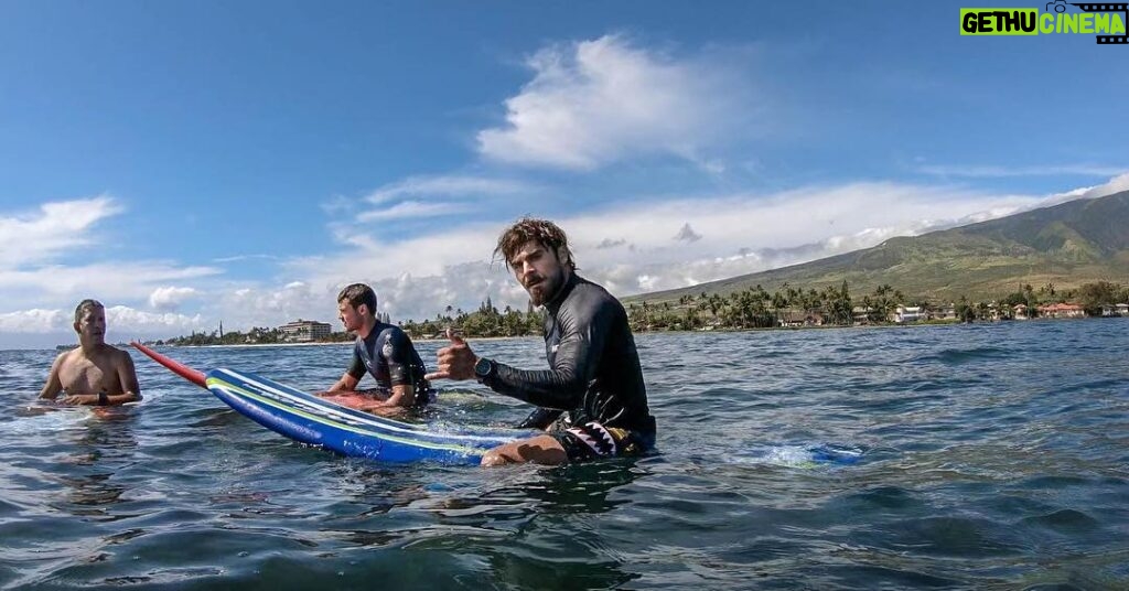 Zac Efron Instagram - Breaks over. Back on the grind. Maui, Hawaii