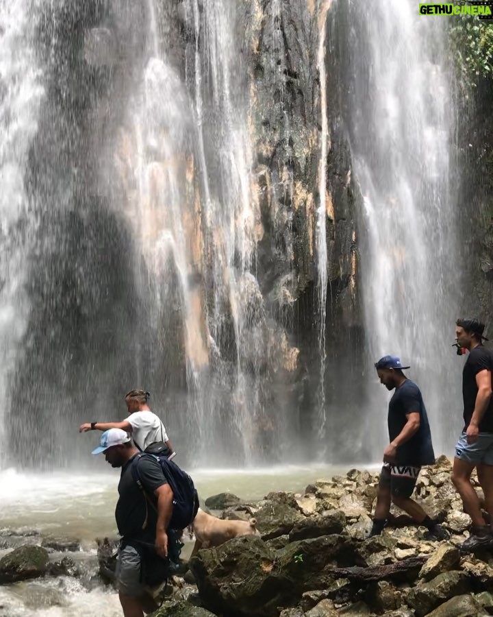 Zac Efron Instagram - Don’t go chasing waterfalls, but if you’re going to... do it with friends. Osa peninsula
