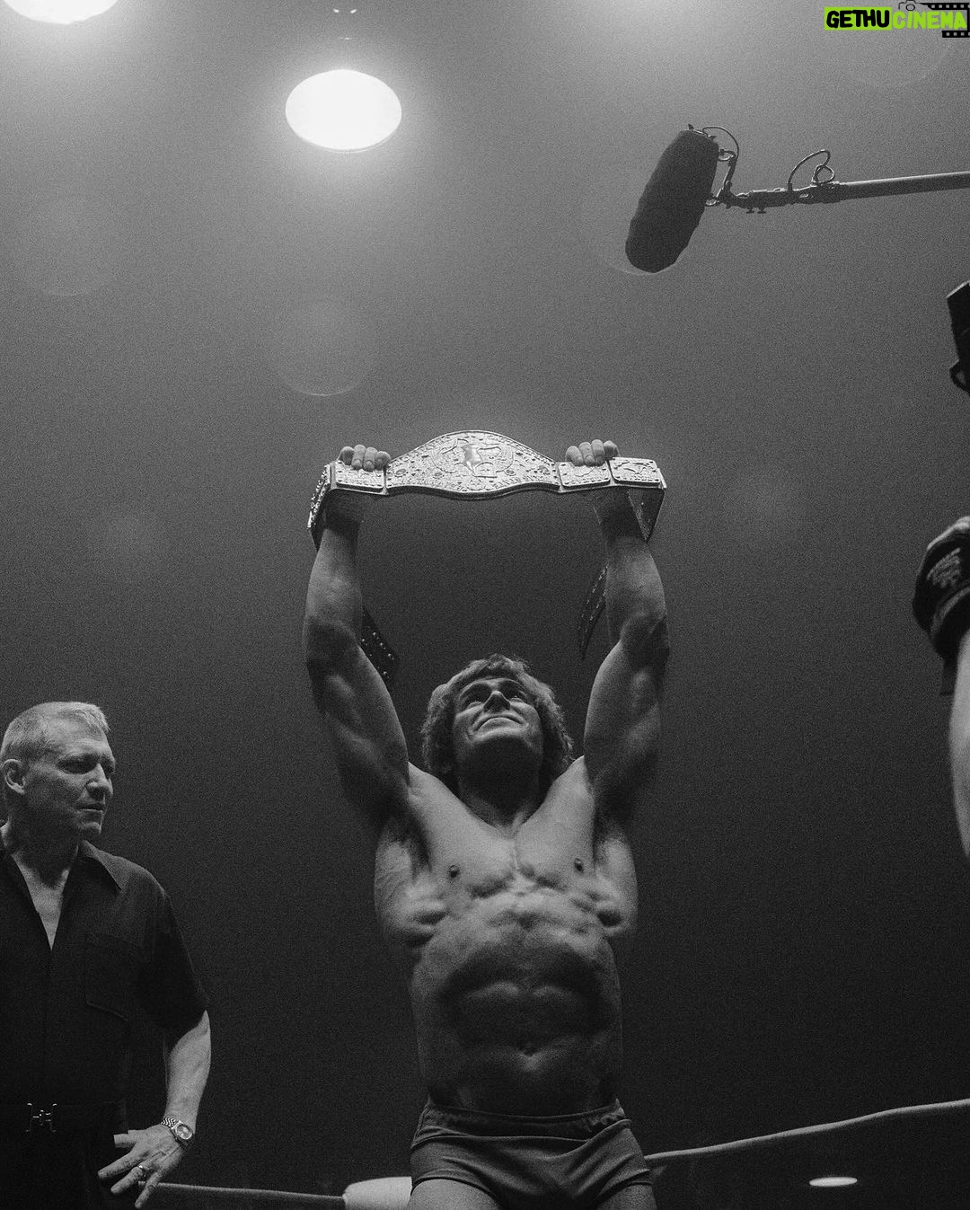 Zac Efron Instagram - I have so much admiration and respect for the world of Professional Wrestling and to the sacrifice and dedication of the athletes… These guys tour for MONTHS putting their bodies on the line everyday to perform. Was an honor to step into the ring and learn from one of the best @chavoguerrerojr 👏🫡 🤝 🎞️ @devinyalkin