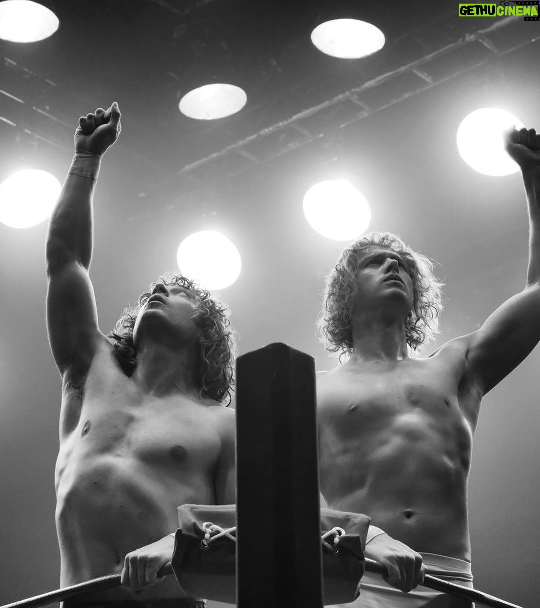 Zac Efron Instagram - I am so grateful for so many things in 2023…professionally i recently had the honor of portraying Kevin Von Erich in The Iron Claw and it is a true privilege to share his incredible story with all of you…personally, i am thankful for friends, family and too many good times to count. Happy New Year to all of you, cheers to an amazing 2024! 📸 @devinyalkin