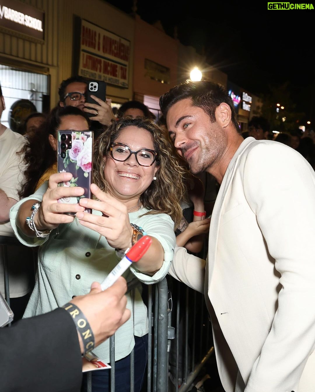 Zac Efron Instagram - The Iron Claw world premiere last night in Dallas. Thanks to the cast, crew and everyone who came to support. Meant the world to finally meet and hang with Kevin Von Erich! Love you guys 🙏❤️ And huge congrats to SAG! Time to make some movies 😎