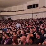 Zafer Algöz Instagram – Teşekkürler Ankara…Başkentimizde yine full salonda coşkulu bir seyirci..Harikasınız.🙏😍🇹🇷 #ankara #gösteri #burdaolanburdakalır 👍