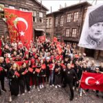 Zafer Algöz Instagram - Sette son planlar #erşankuneri …Cumhuriyetimiz 100 yaşında…Yaşasın Türkiye Cumhuriyeti.Bayramımız kutluolsun..🙏🧿🇹🇷