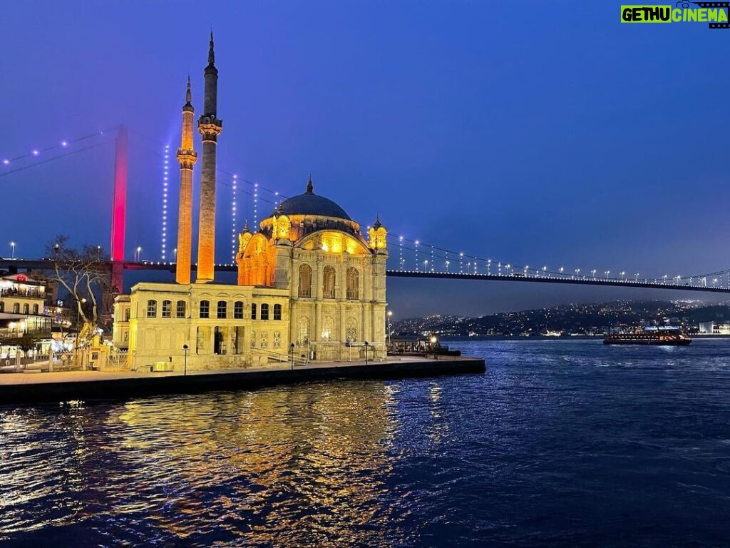 Zafer Algöz Instagram - #istanbul #ortaköycamii 🇹🇷