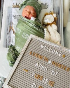 Zakiyah Everette Instagram - He’s here 🤎😊! Kenneth Hunter K 🙏🏾 April 1st 2023 ☁️ My sweet boy is a dream 🌙 Mommy , daddy and big sister are so in love 🤍 Thank you God 🙏🏾 #babyboy #babyHunter #Aries #mysonshine #blackboyjoy #boymom