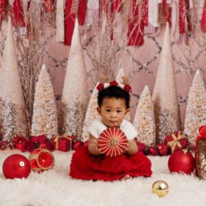 Zakiyah Everette Instagram - My sweet baby ✨❄️ @harlemaaliyah ☺️ #8monthsold #myfirstchristmas #blackbabies #beautifulblackbabies #blackmomsblog