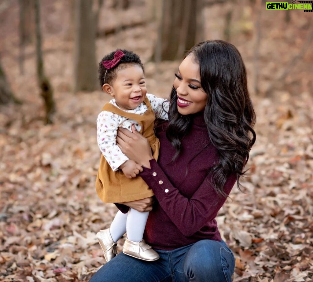 Zakiyah Everette Instagram - Beyond thankful 🍁 #thankful #blessed #thanksgiving2020 #blackmomskillingit #blackmomsblog #charlottephotography Charlotte, North Carolina