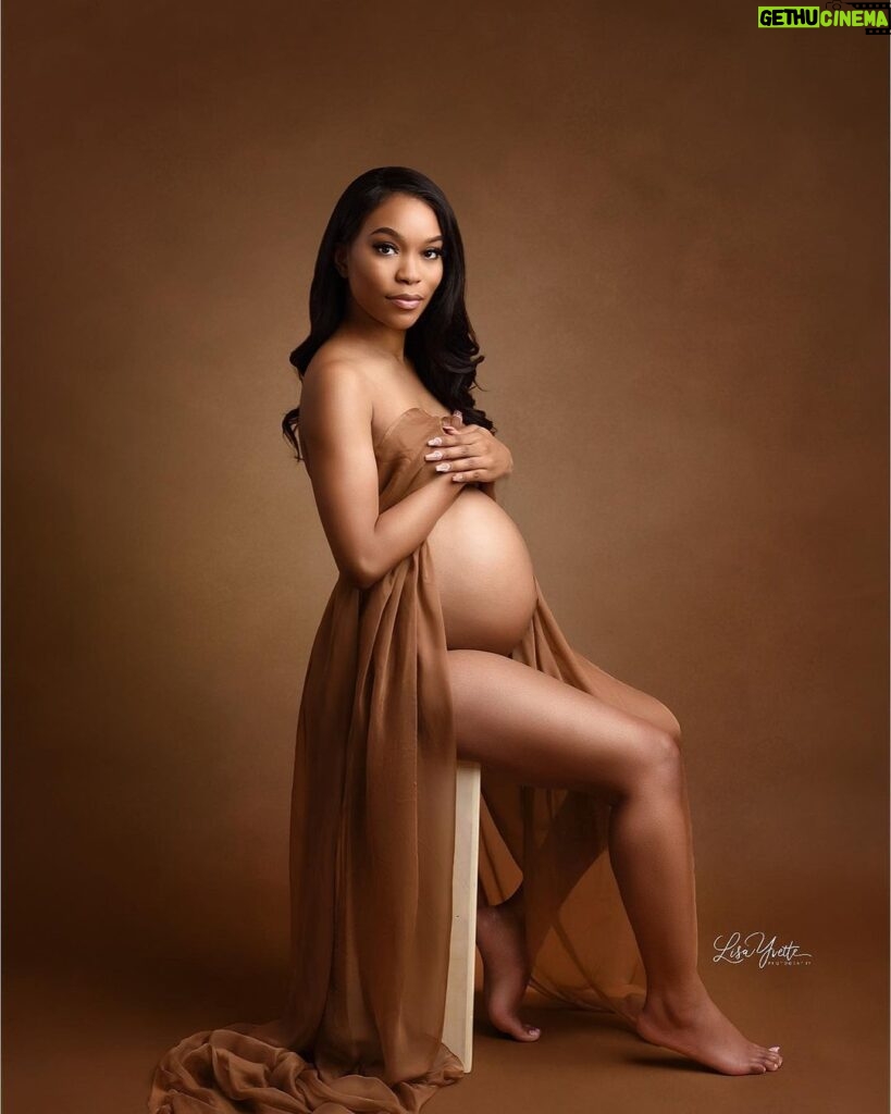 Zakiyah Everette Instagram - And I thank you for choosing me To come through unto life to be A beautiful reflection of his grace For I know that a gift so great Is only one God could create... Now the joy of my 🌎 is in Harlem 💕 #mommytobe #HarlemAaliyah #motheranddaughter 🤎 #maternityshoot @lisayvettephotography Charlotte, North Carolina