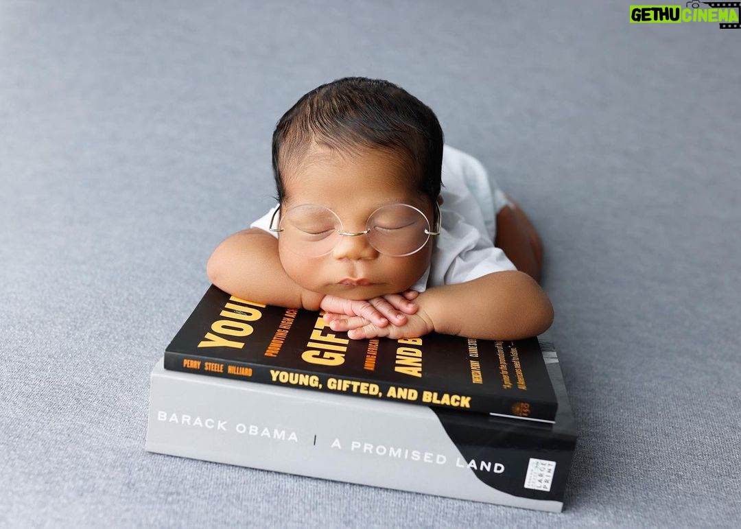 Zakiyah Everette Instagram - 🤓📚🤎 Young,Gifted and Black, The 🌍 is yours son #raisingaking #raisingaqueen 📸 @lisayvettephotography