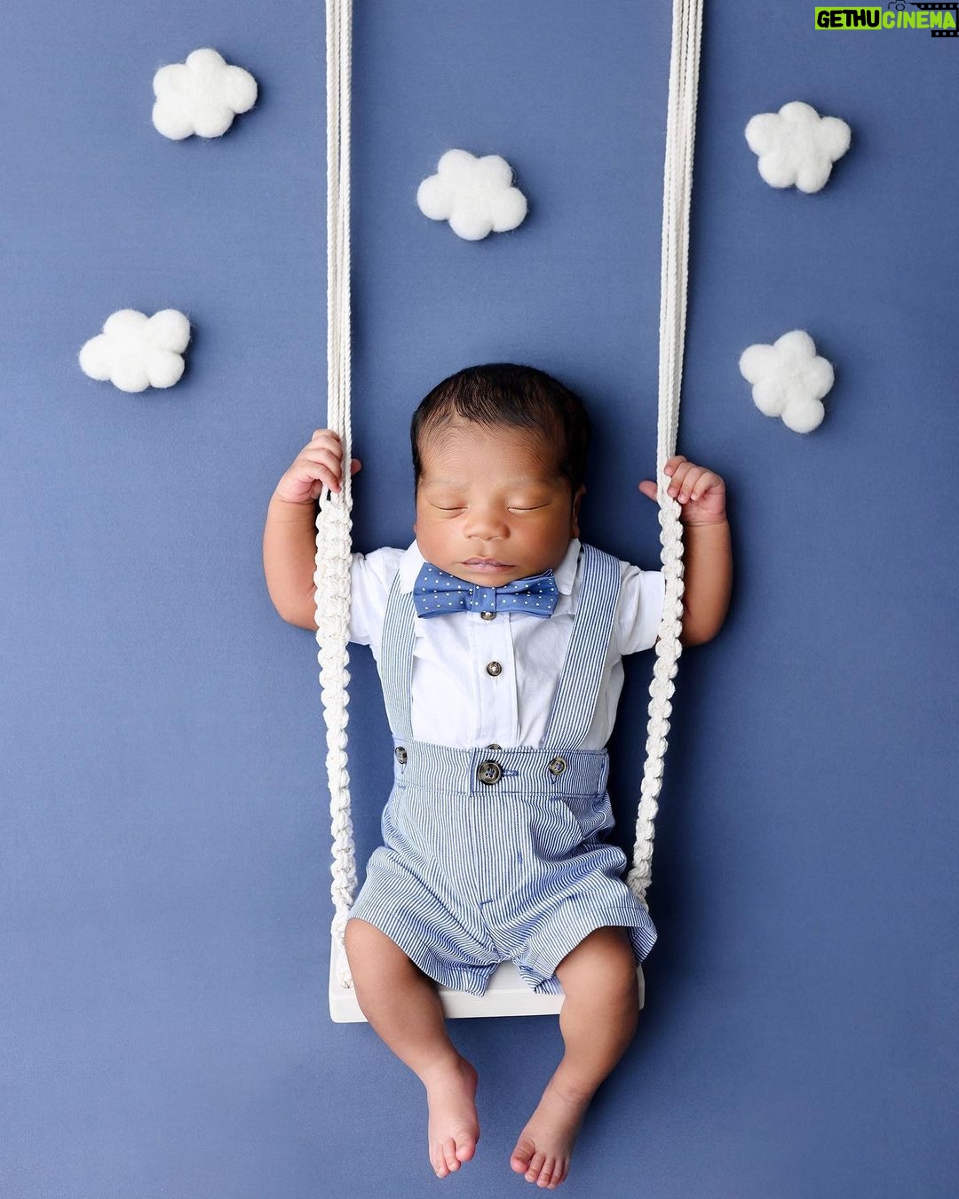Zakiyah Everette Instagram - ☁️ 2 weeks with my SONshine ☀️💙 📸 - @lisayvettephotography #babyHunter #Kenny #babylove #blackboyjoy #mylittlelove #sonshine