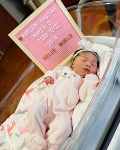 Zakiyah Everette Instagram - 🎀 I’m obsessed 😩💕 #likethisismybaby #Imadethiscutelilhuman 🥺 #thankyouGod #thankyouGrandma 🙏🏾 #shelikestakingpictures #whotaughther ? #grandmaisgoingtobehappy 😅 #aheadfullofhair #whowouldvethought #theheartburnwasreal #1dayoldbaby #welcomeearthside #baby 🌎💕 Going to attempt sleeping , I couldn’t stop looking at her for the past day. #harlemaaliyah Charlotte, N.C.
