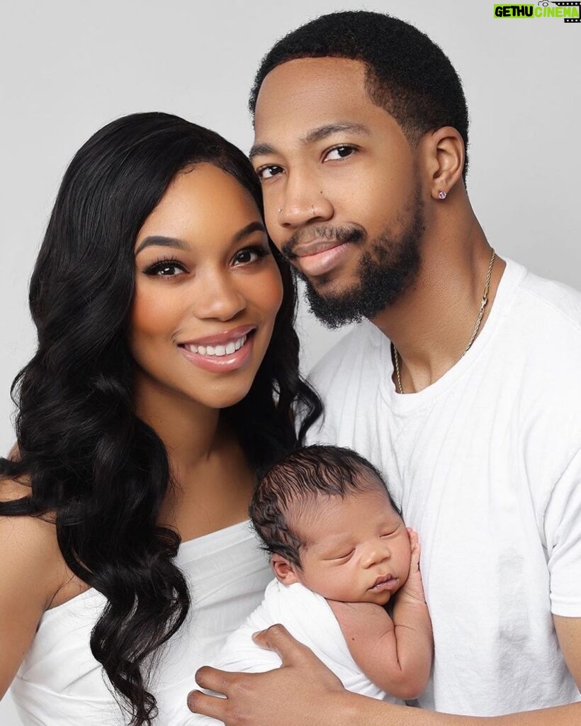 Zakiyah Everette Instagram - My little family 🤍🤎 Can you tell how excited Harlem is ? 🥹