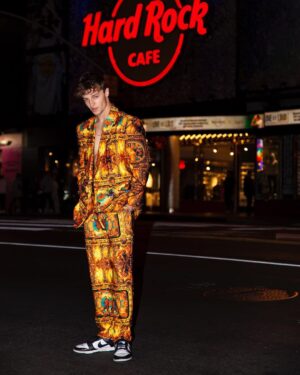Zane Carter Instagram - Thanks to my team 

Photographers- Mitchell @trunkarchive 
and @ianphillipsartist @gettyimages 
Stylist- @kimberlyygoodnight 
Groomer- @sonialeeartistry