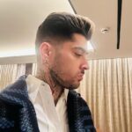Zayn Malik Instagram - @kenzo @nigo Thanks for a great show! My foot is fine !!Thanks to my incredibly well made shoes 😂👍🏼